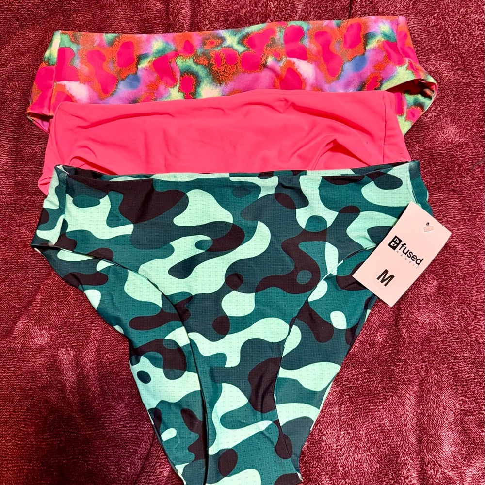 Fused Hawaii tops and bottoms - Picture 3 of 5